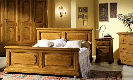 Řada rustikálního nábytku Regína - materiál - Smrk